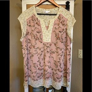 DR2 Split Neck Cap Sleeve Crepe Tunic Blouse in Pink & Ivory Rose Floral Print